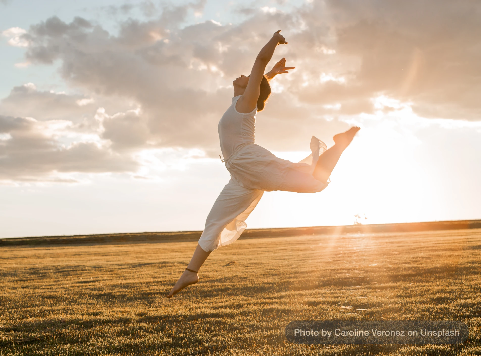 9 Incredible & Life Changing Benefits of Dancing | ipassio