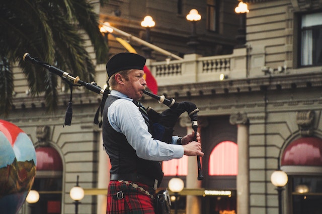 Bagpipes instruments