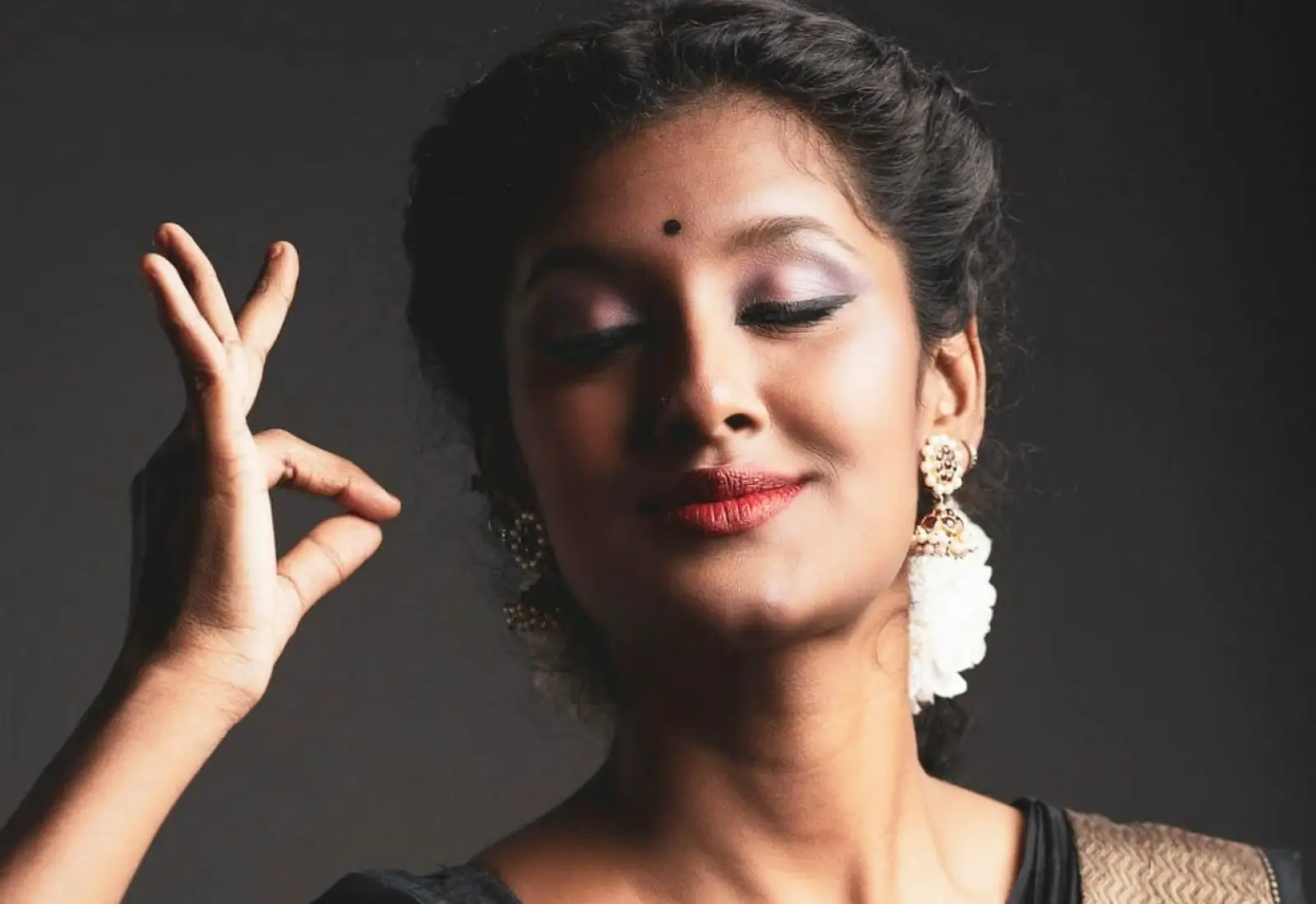 Foundation of Bharatanatyam with Ashitha Rajesh on ipassio