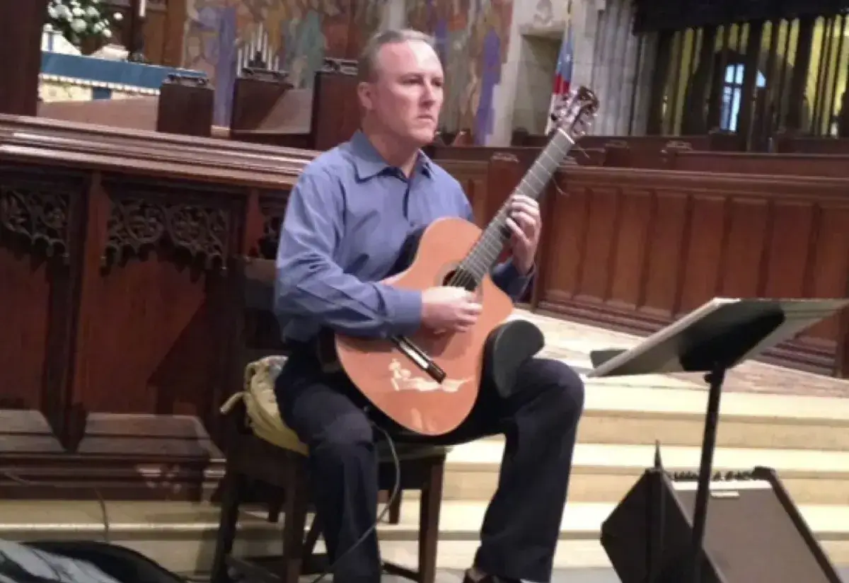 Classical Spanish Guitar Lessons By Steven Dearing