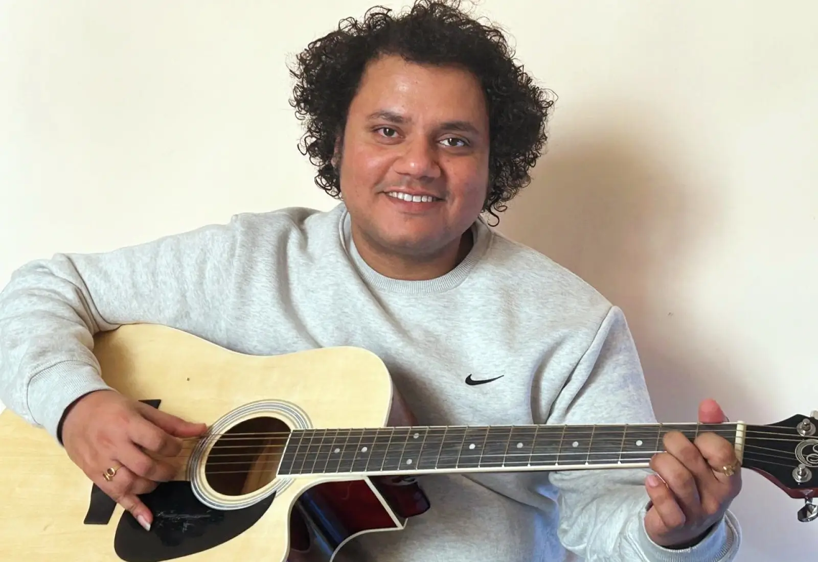 Basics of Playing Guitar with Siddhartha Banerjee on ipassio
