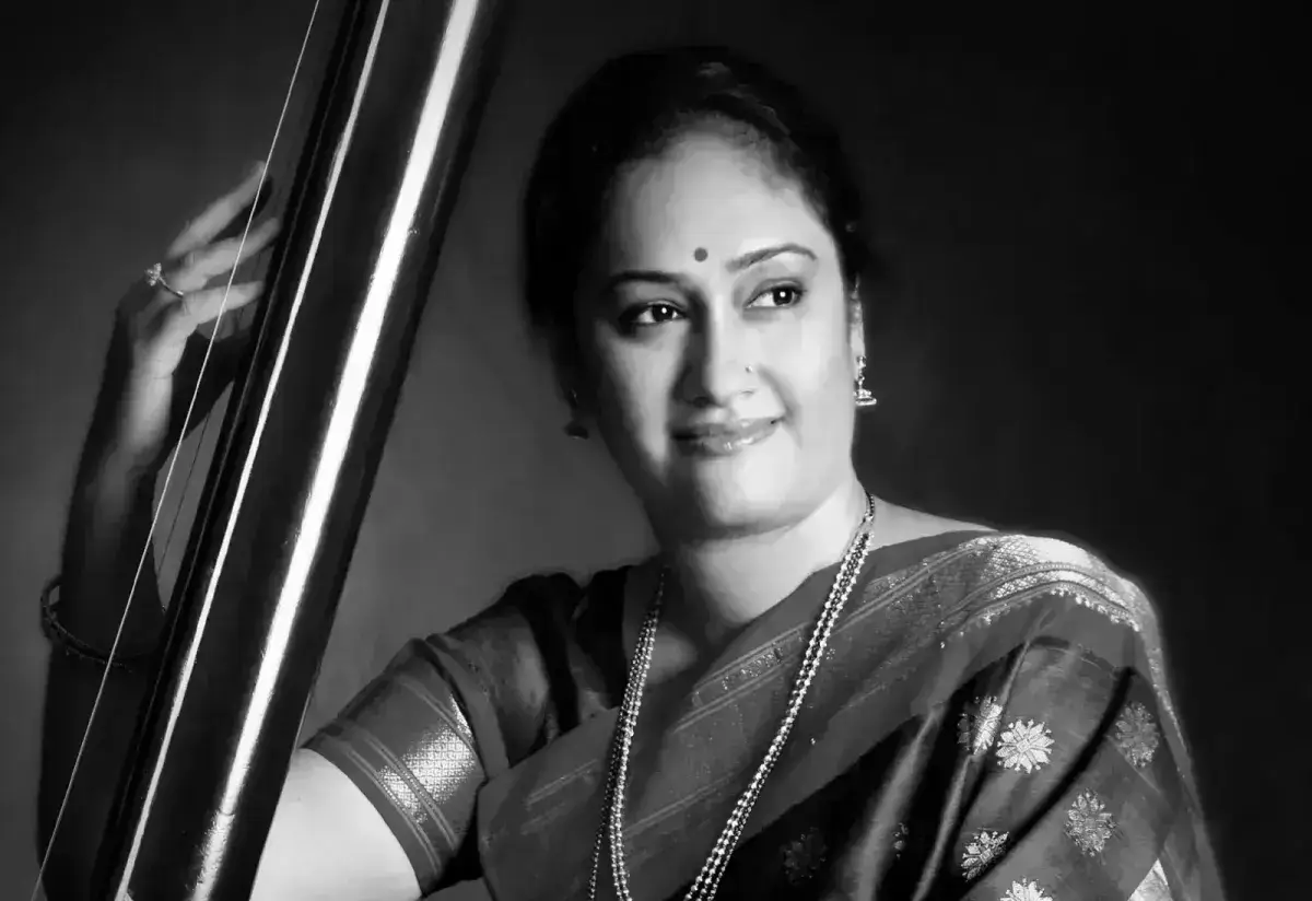 Indian Classical Vocal Lessons For Intermediates by Arati Thakur-Kundalkar