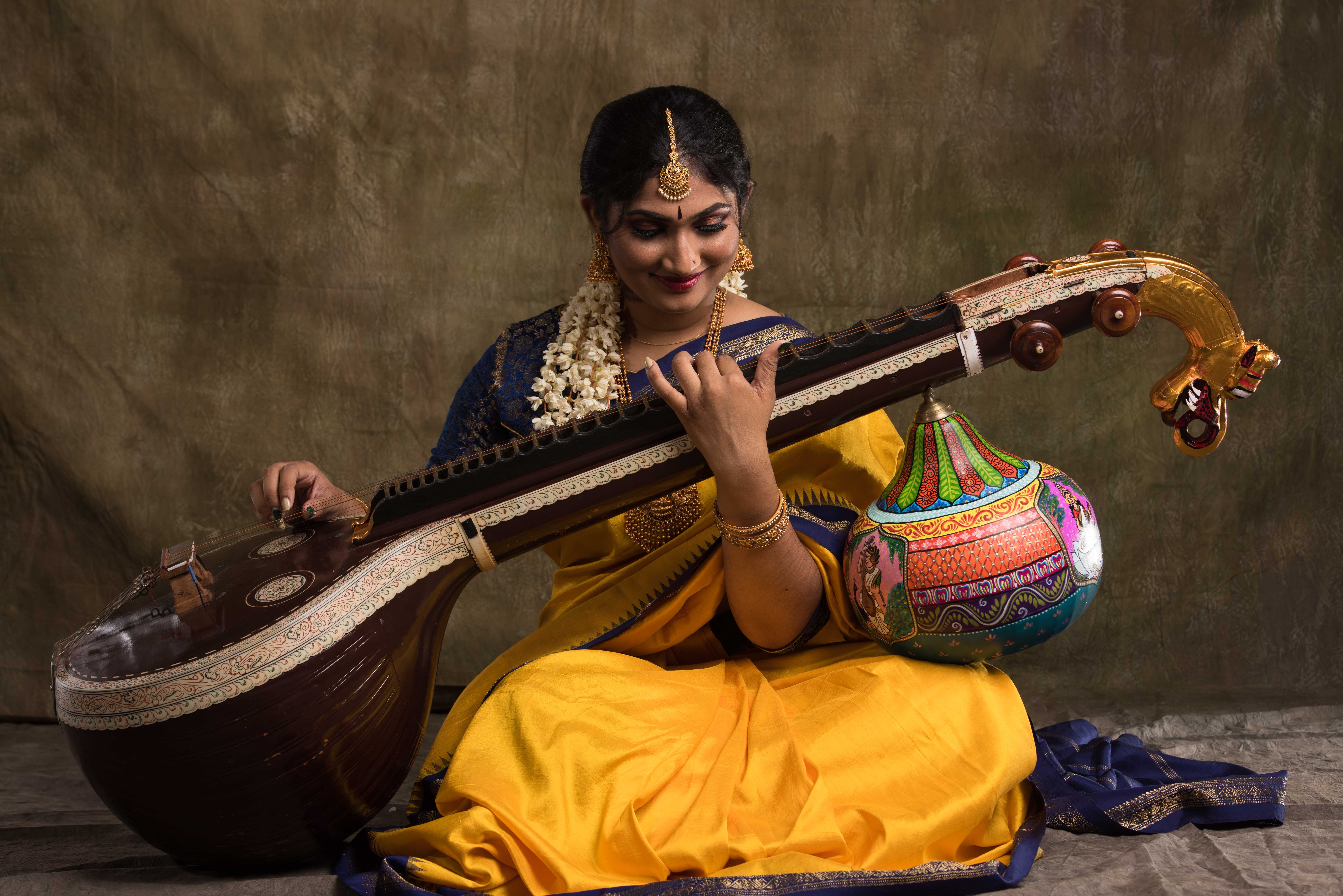 Learn to Play the Veena by Shuwehtha Premkumar- ipassio