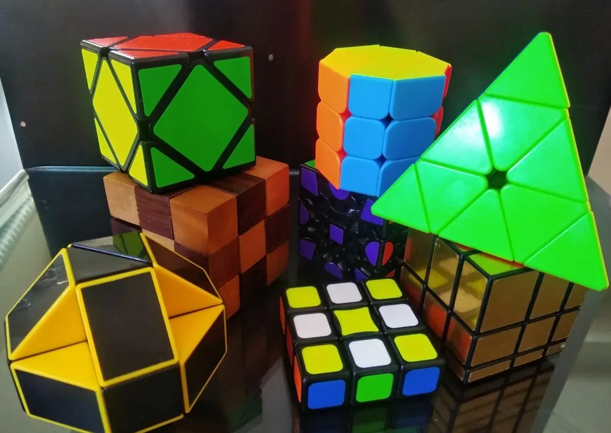 Online, Live Rubik's Cube Solving Without Algorithms Intermediate Level By Pallavi Choudhary