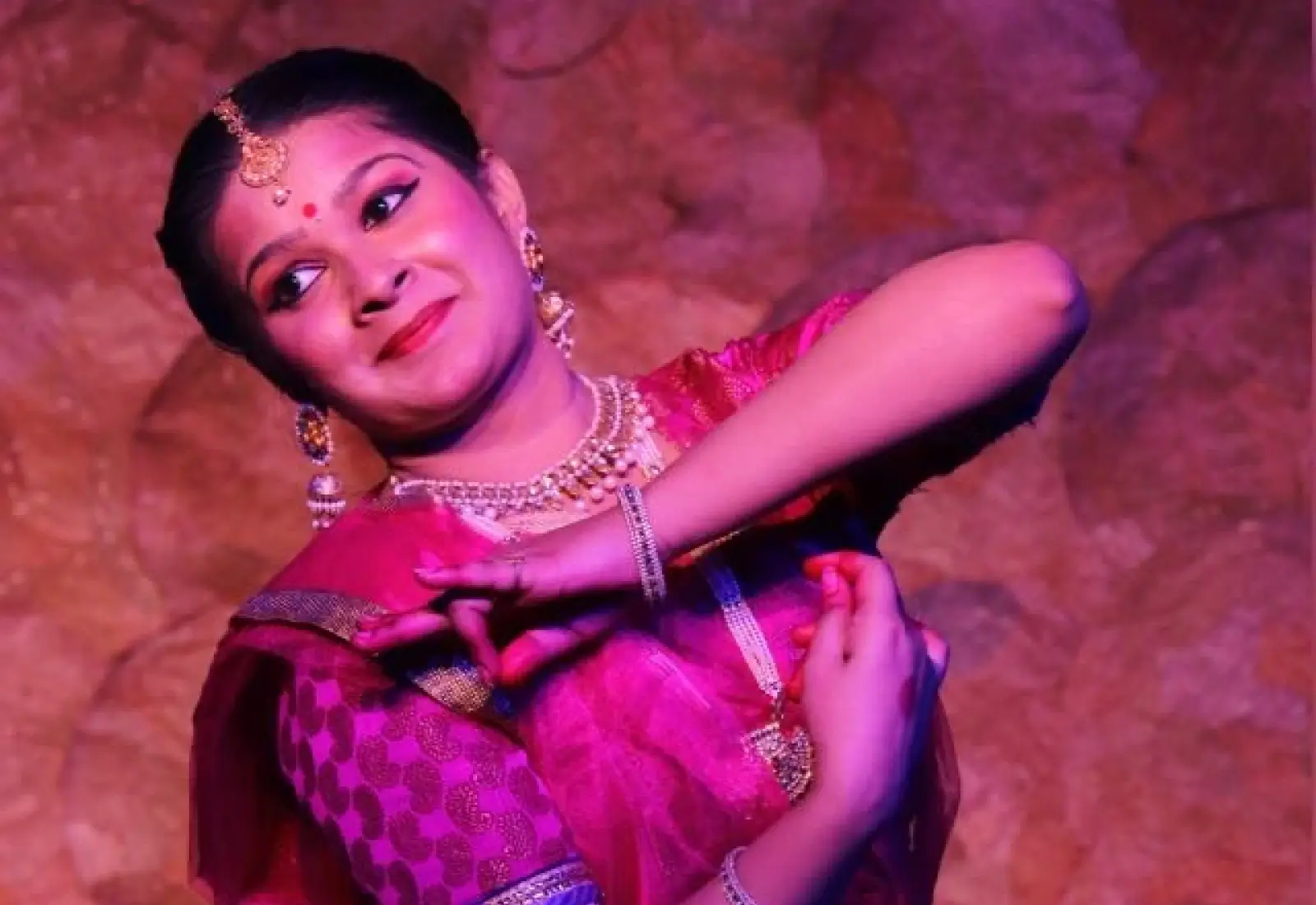 Learn Kathak from the Dadheech Legacy with Harshita on ipassio