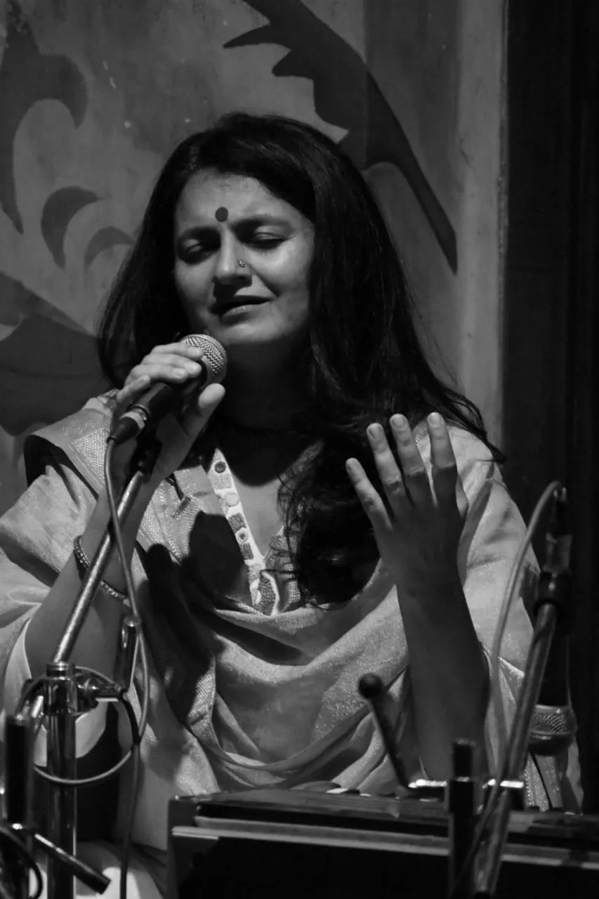 Learn singing Sufi songs with Radhika Sood Nayak on ipassio
