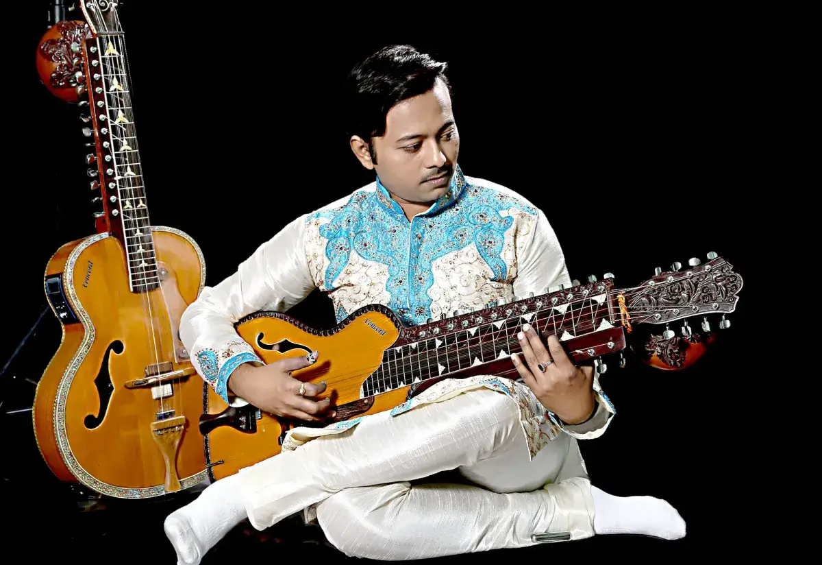 Rhitom Sarkar - Indian Slide Guitar Teacher