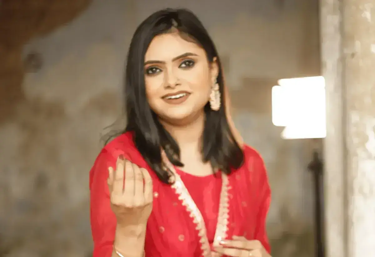 Ayesha  Mukherjee